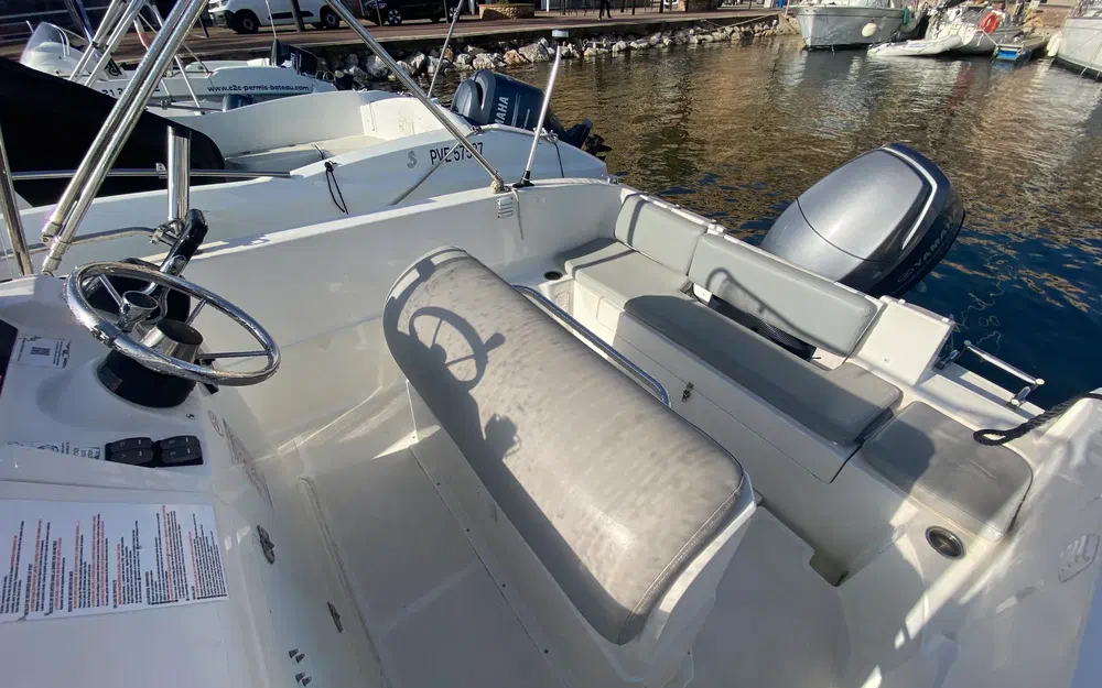 slider 4 Pacific Craft  545 Open