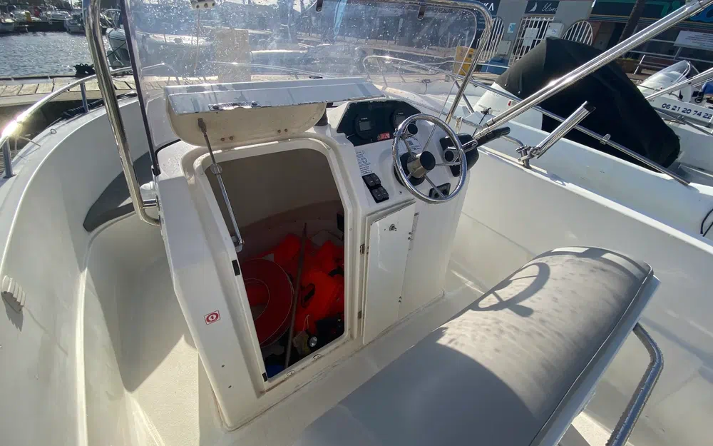 slider 8 Pacific Craft  545 Open