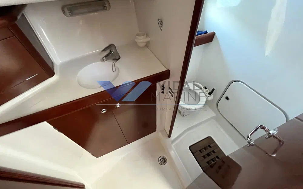 slider 8 Beneteau Antares 10.80