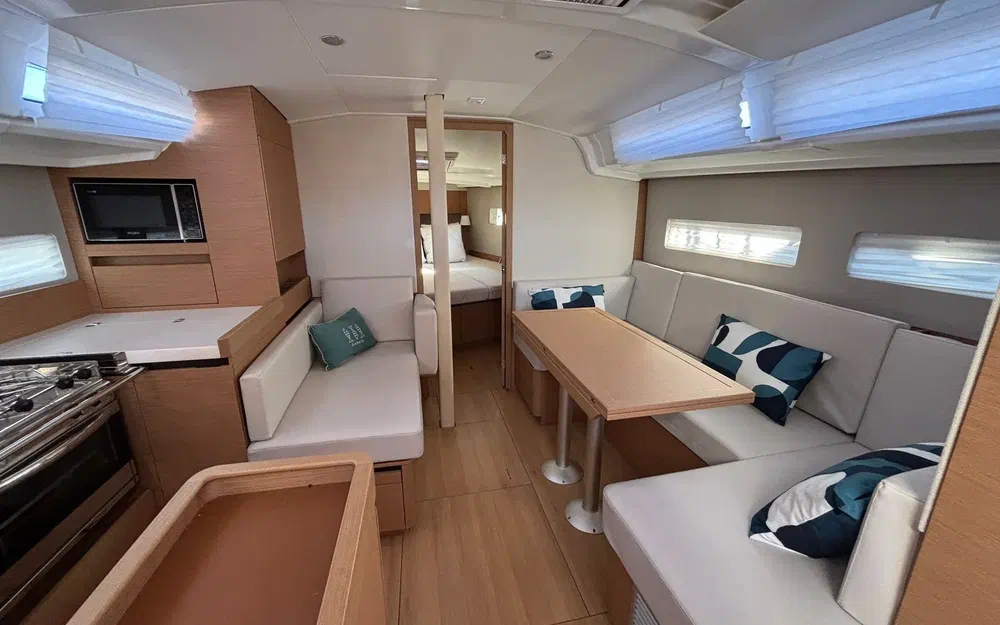 slider 12 Jeanneau Sun Odyssey 410