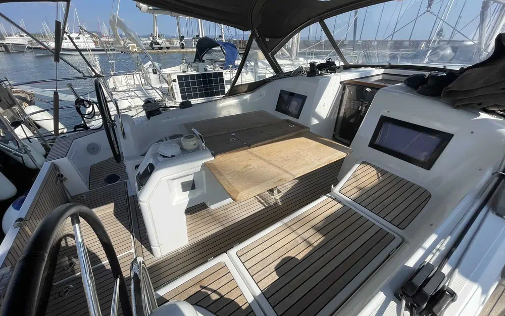 slider 2 Jeanneau Sun Odyssey 410