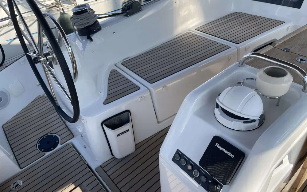 slider 3 Jeanneau Sun Odyssey 410