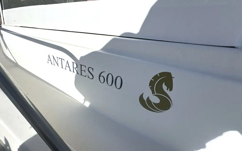 slider 14 Beneteau Antares 600