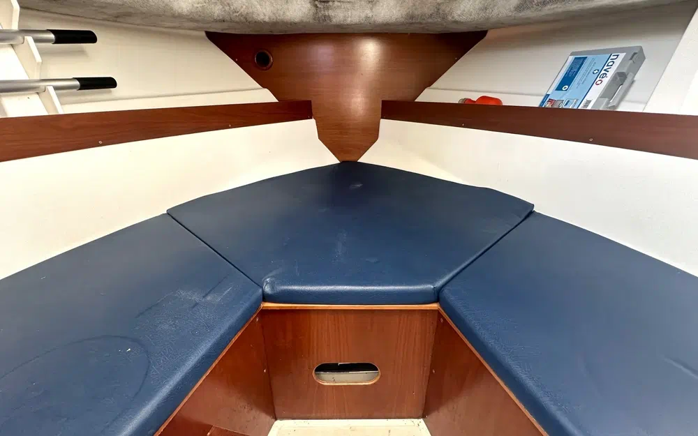 slider 8 Beneteau Antares 600