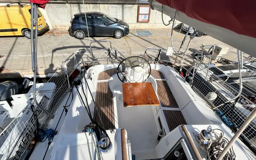 slider 2 Beneteau Oceanis 331 Clipper