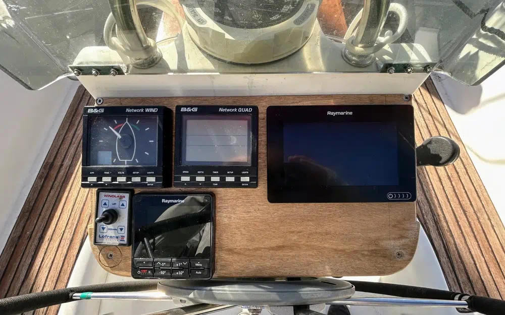 slider 7 Beneteau Oceanis 331 Clipper