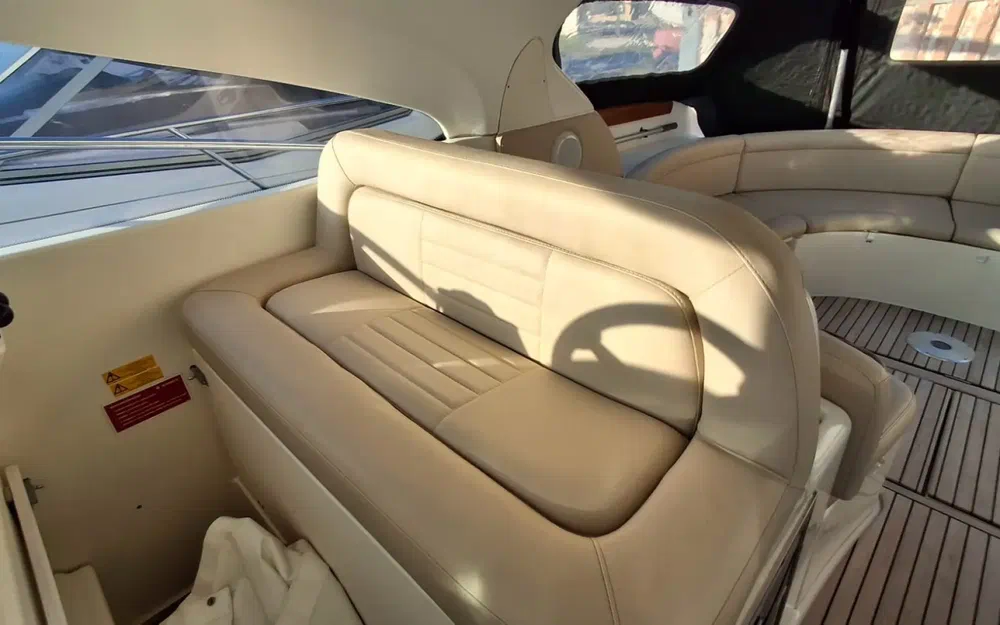 slider 9 Jeanneau Prestige 34Hard Top