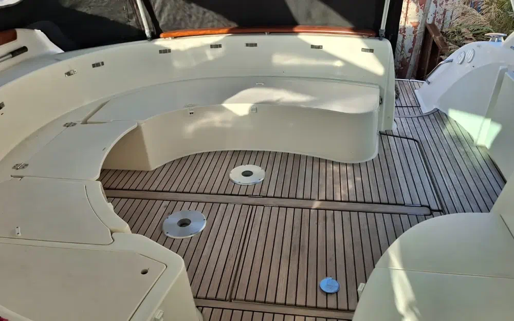 slider 10 Jeanneau Prestige 34Hard Top