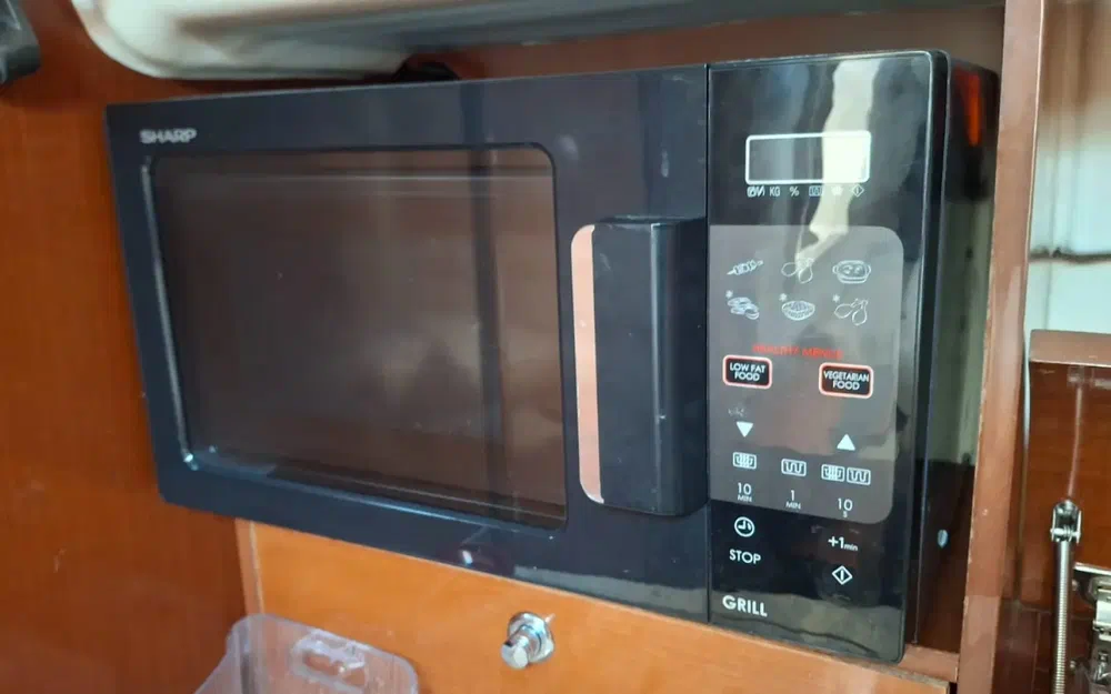 slider 18 Jeanneau Prestige 34Hard Top