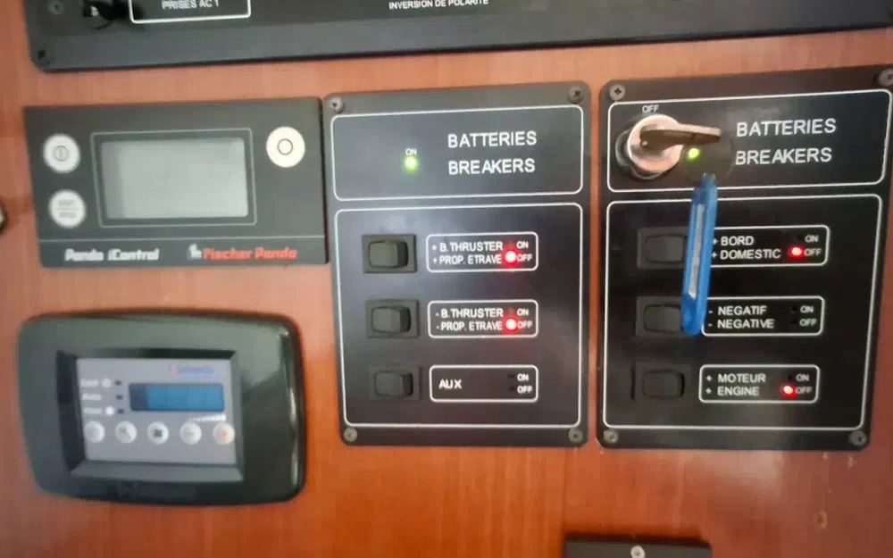 slider 19 Jeanneau Prestige 34Hard Top