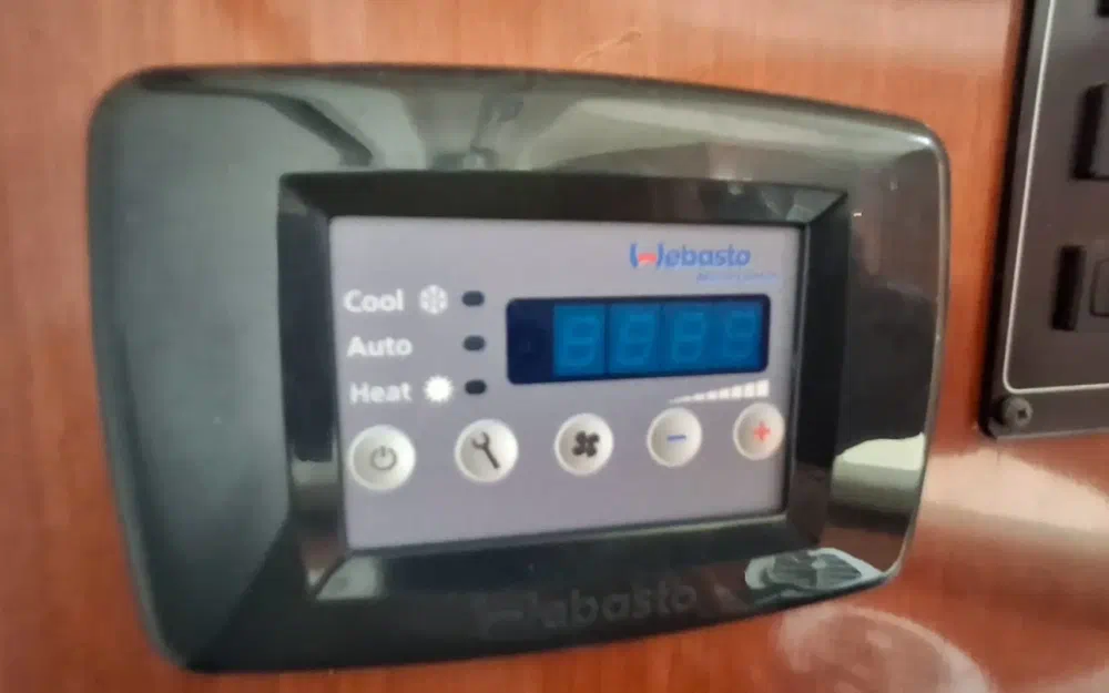 slider 20 Jeanneau Prestige 34Hard Top