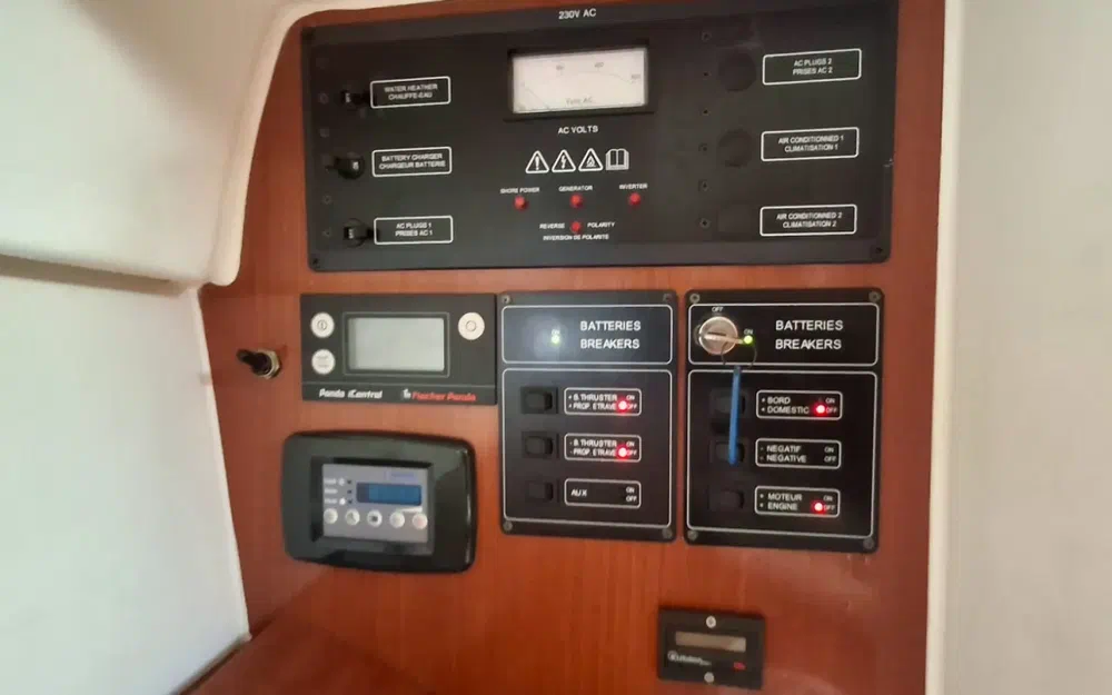 slider 21 Jeanneau Prestige 34Hard Top