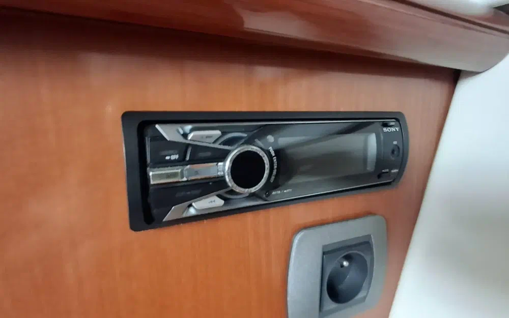 slider 22 Jeanneau Prestige 34