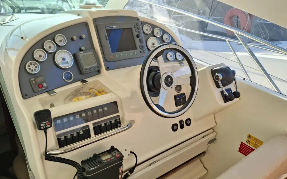 slider 8 Jeanneau Prestige 34Hard Top
