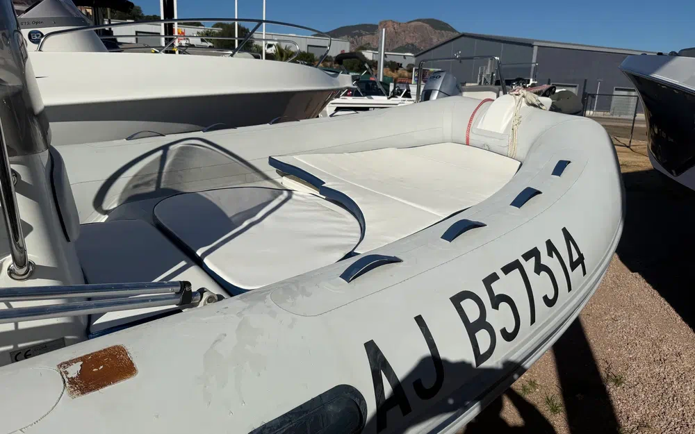 slider 1 Capelli Tempest 500