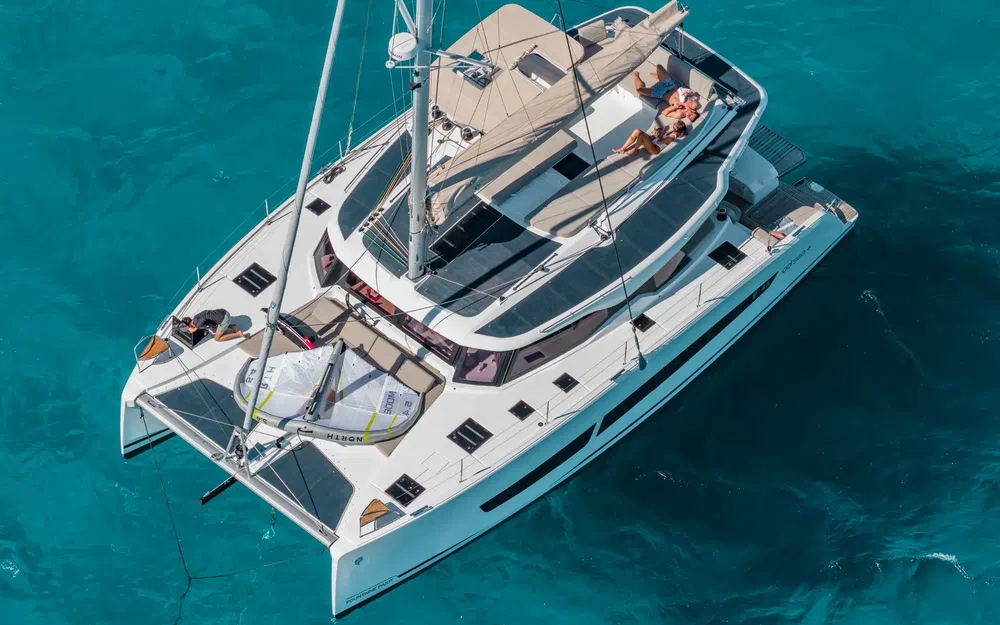 slider 1 Fountaine Pajot FP 44