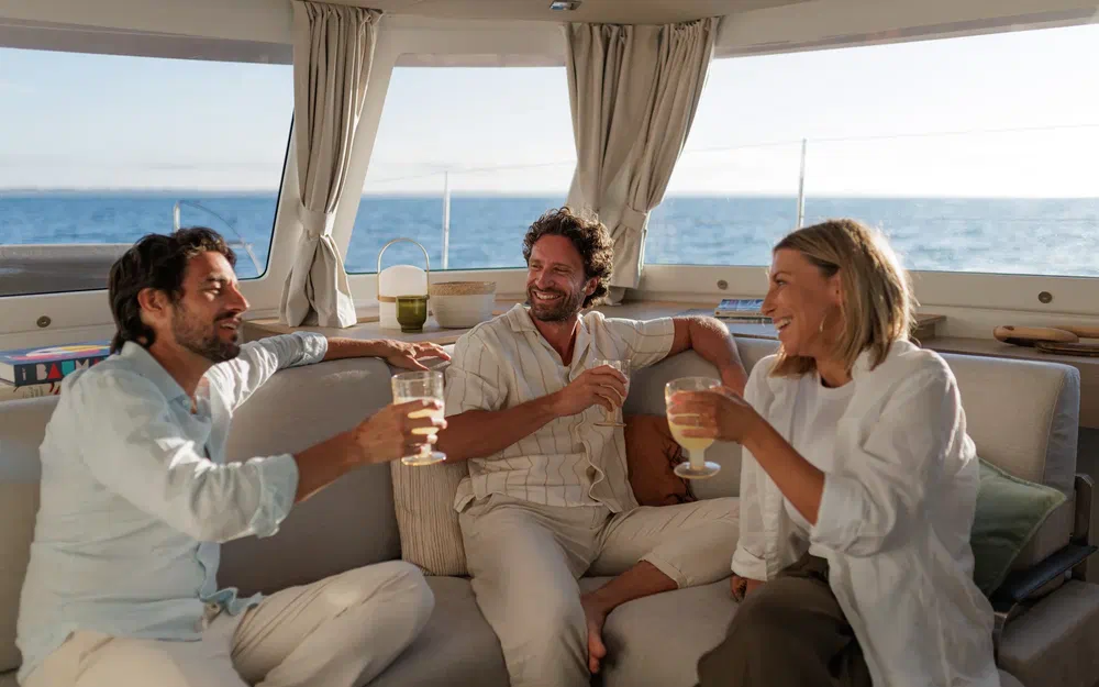 slider 17 Fountaine Pajot FP 48
