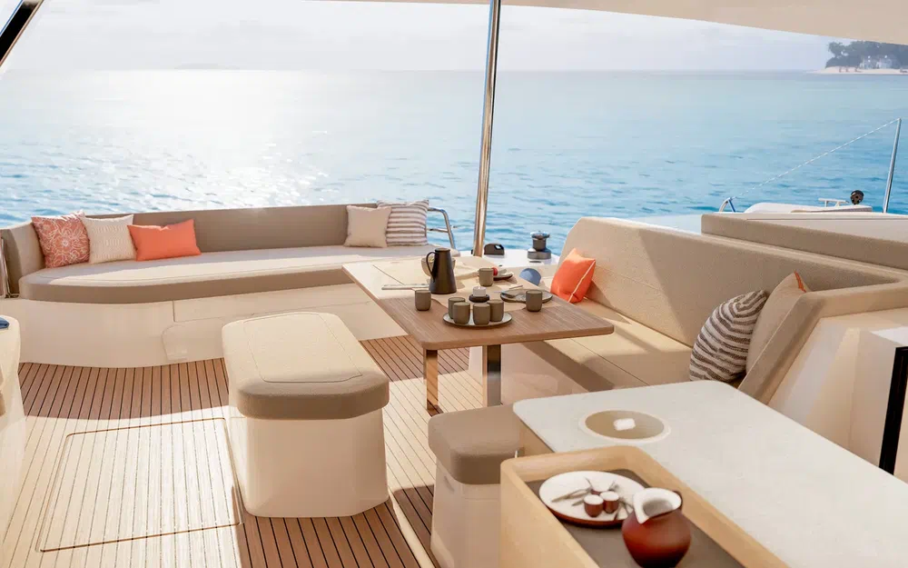 slider 12 Fountaine Pajot FP 48