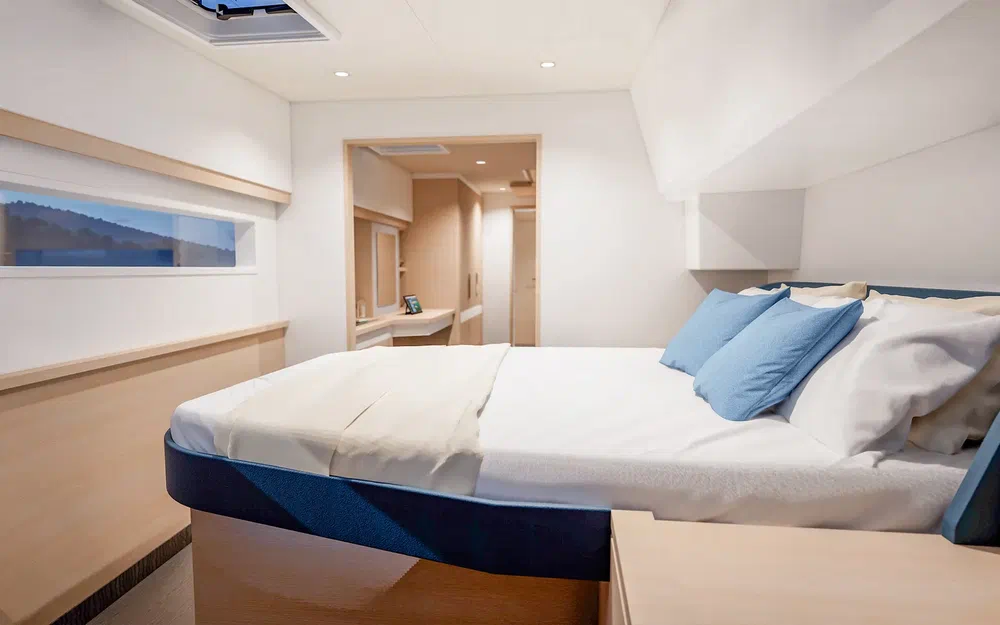 slider 21 Fountaine Pajot FP 48