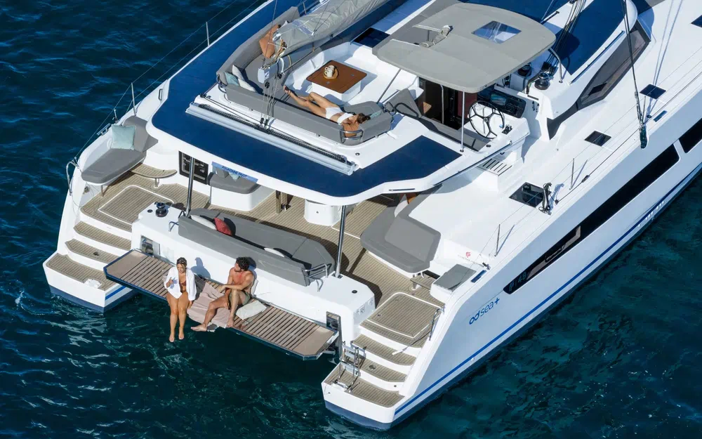 slider 1 Fountaine Pajot FP 48