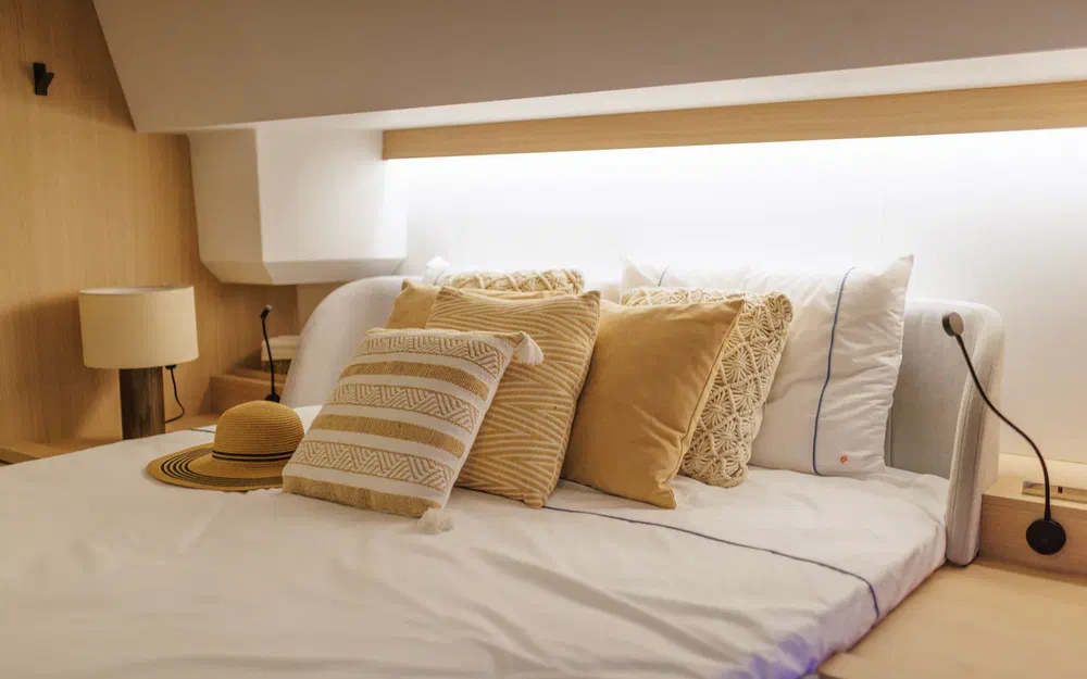 slider 24 Fountaine Pajot FP 48