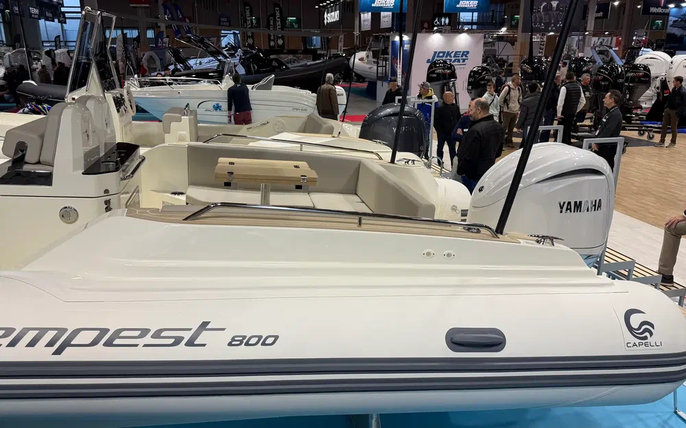 slider 4 Capelli Tempest 800