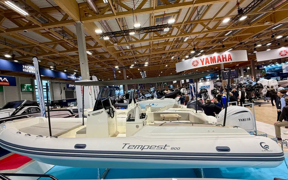 slider 1 Capelli Tempest 800