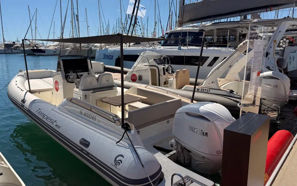 slider 0 Capelli Tempest 800