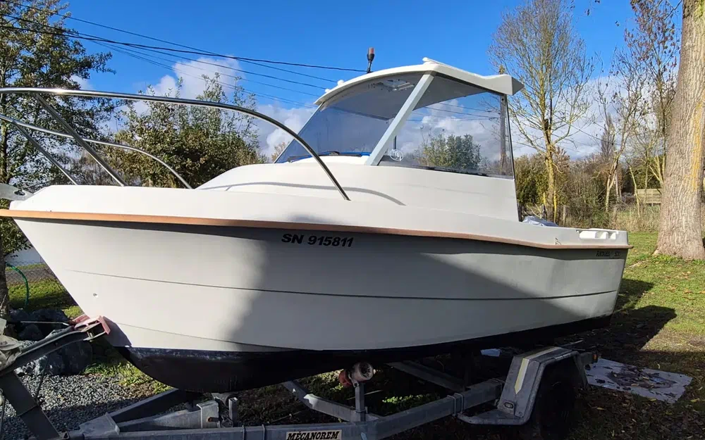 slider 17 Beneteau Antares 500 Calanque