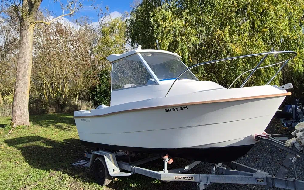 slider 18 Beneteau Antares 500 Calanque