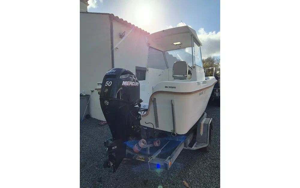 slider 27 Beneteau Antares 500 Calanque
