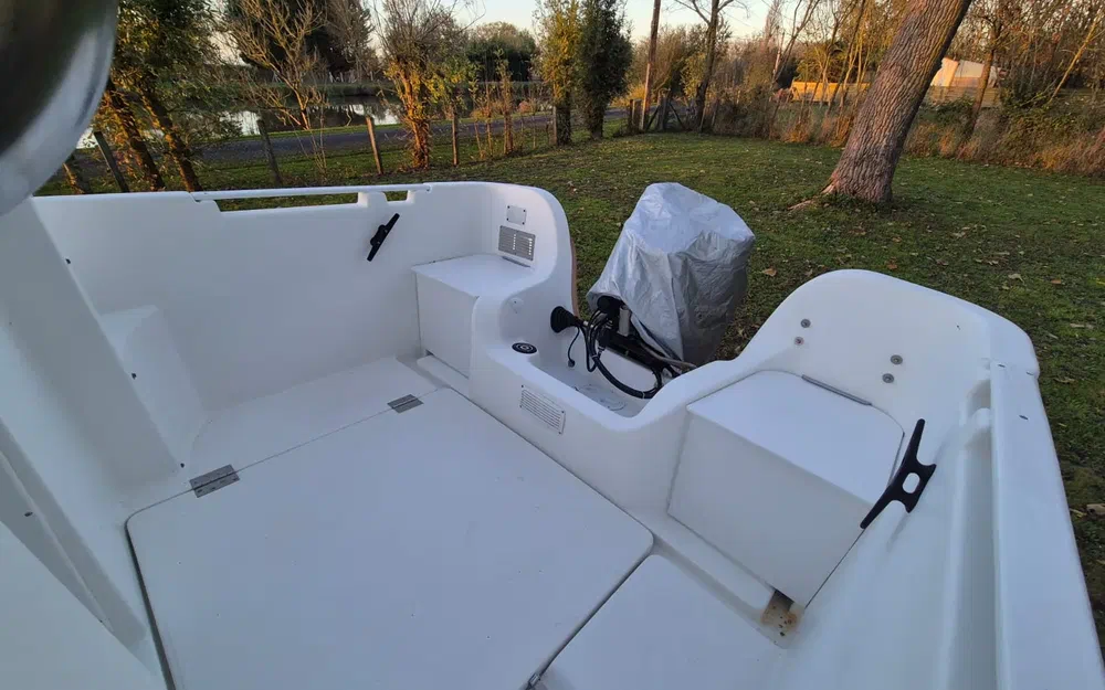 slider 29 Beneteau Antares 500 Calanque