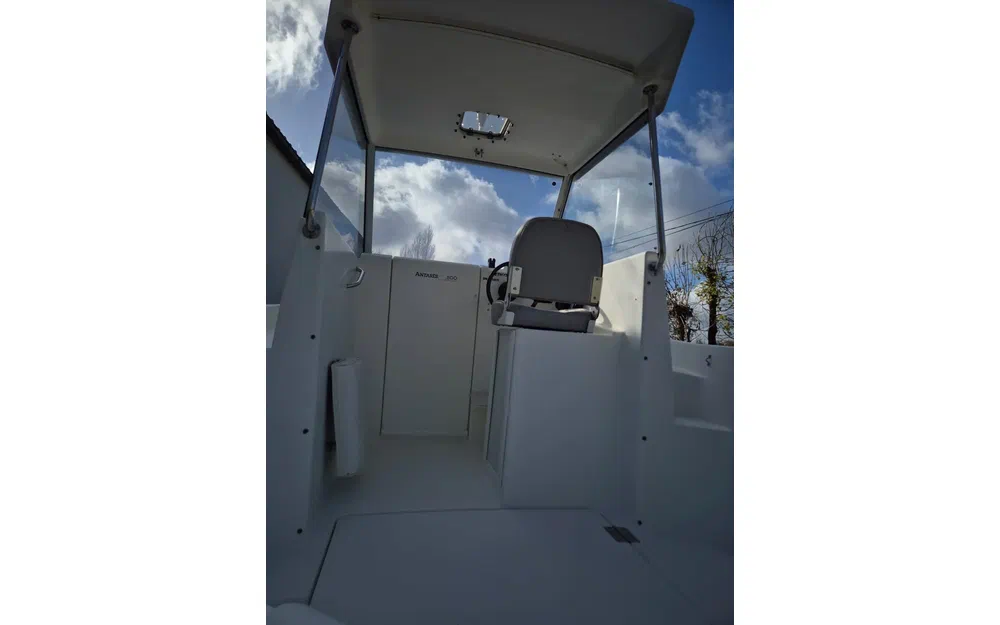 slider 33 Beneteau Antares 500 Calanque