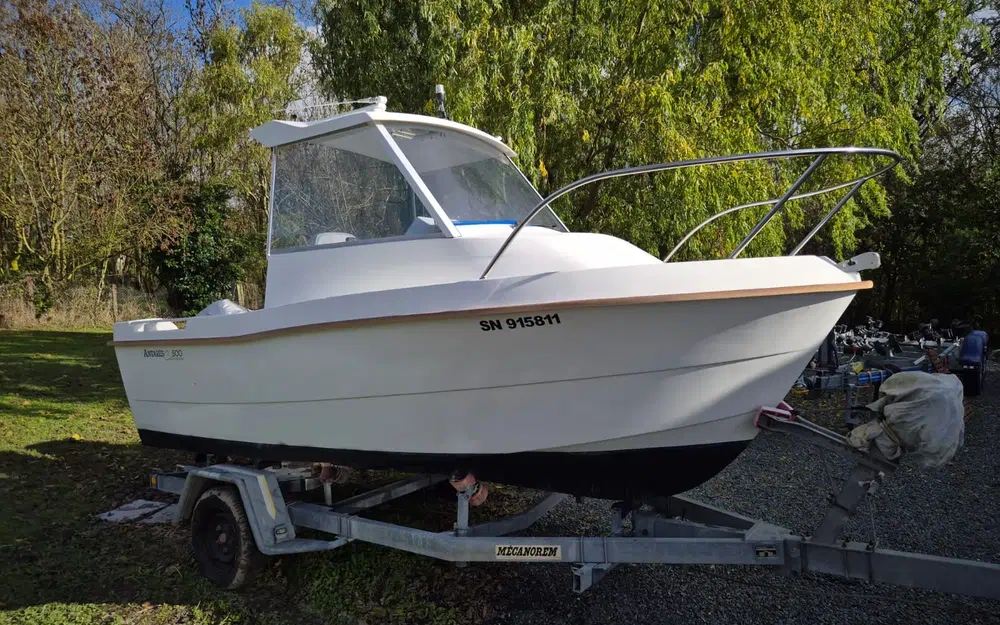 slider 35 Beneteau Antares 500 Calanque