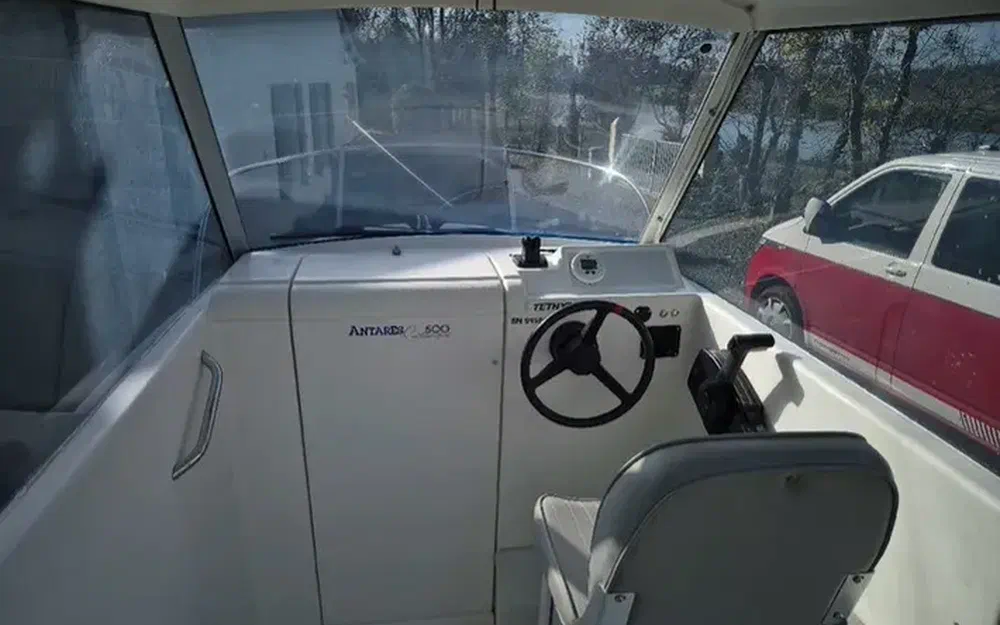 slider 2 Beneteau Antares 500 Calanque