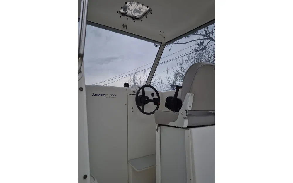 slider 7 Beneteau Antares 500 Calanque