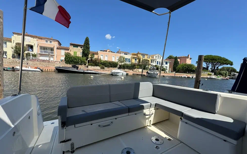 slider 6 Quicksilver Activ 855 Weekend