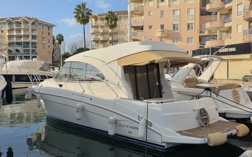 slider 6 Beneteau Antares 30 S
