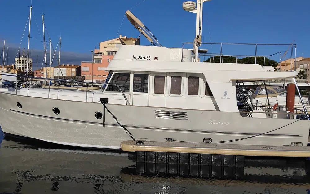 slider 1 Beneteau Swift Trawler 42