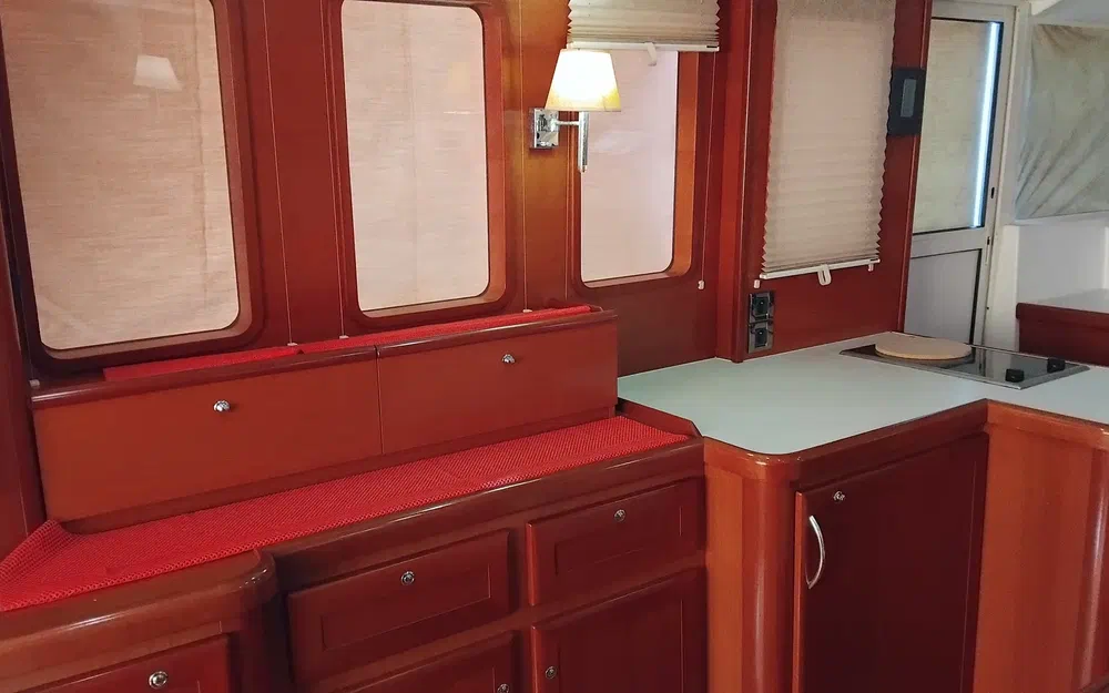 slider 7 Beneteau Swift Trawler 42