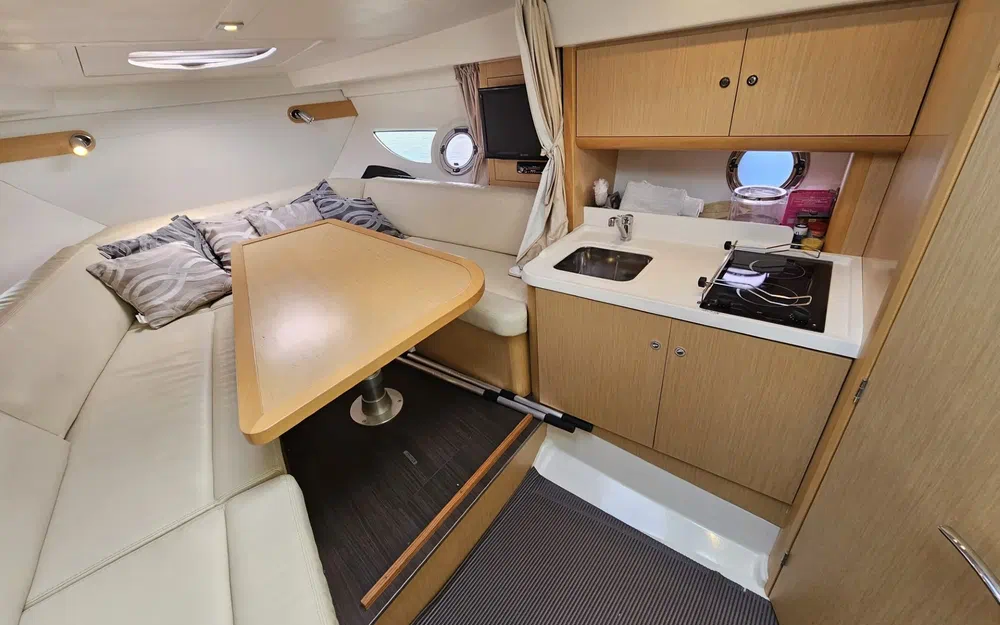 slider 19 Beneteau Flyer Gran Turismo 34