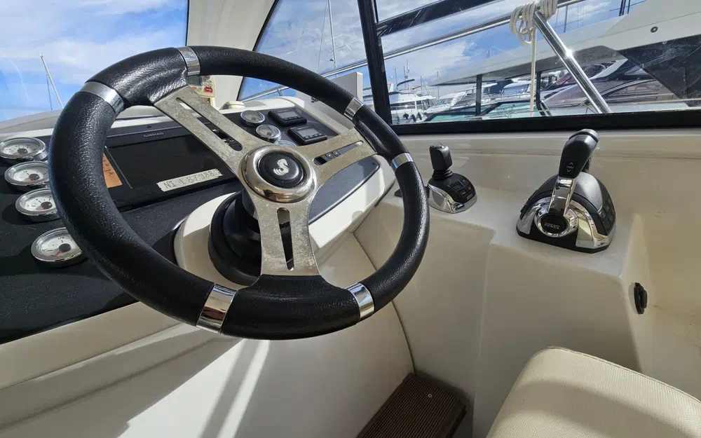 slider 3 Beneteau Flyer Gran Turismo 34