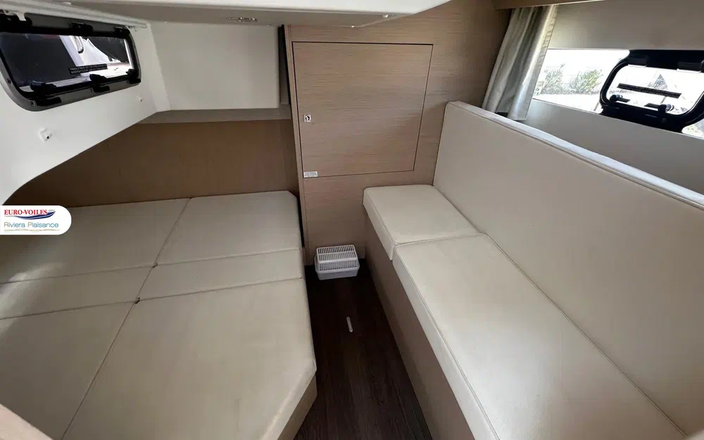 slider 15 Jeanneau Leader 33