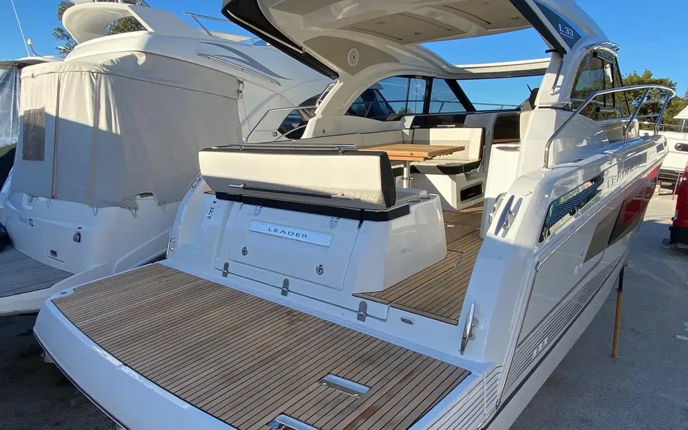 slider 2 Jeanneau Leader 33