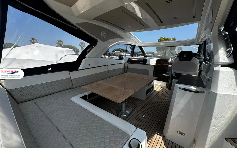 slider 4 Jeanneau Leader 33