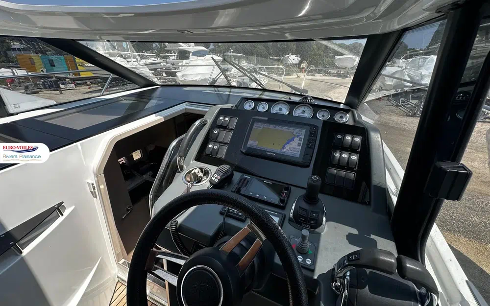 slider 6 Jeanneau Leader 33