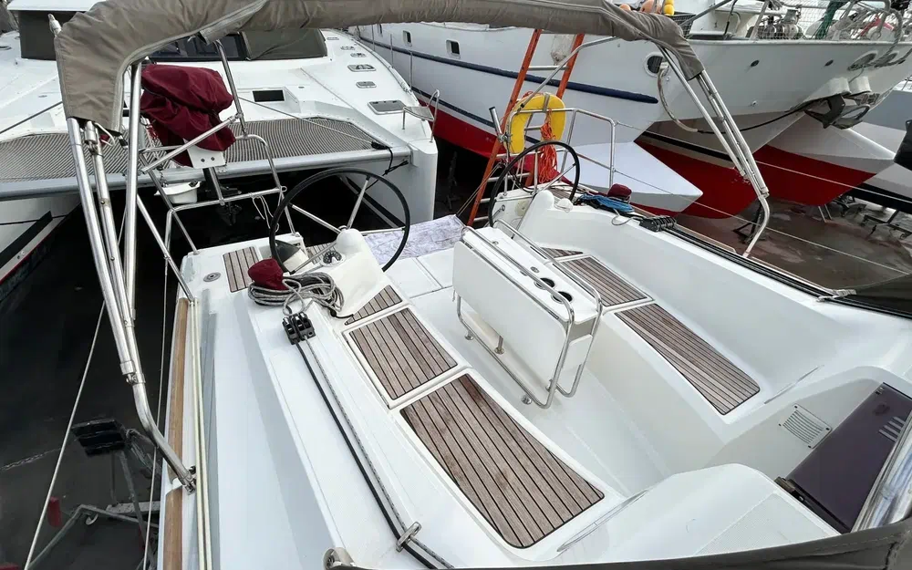 slider 9 Jeanneau Sun Odyssey 349