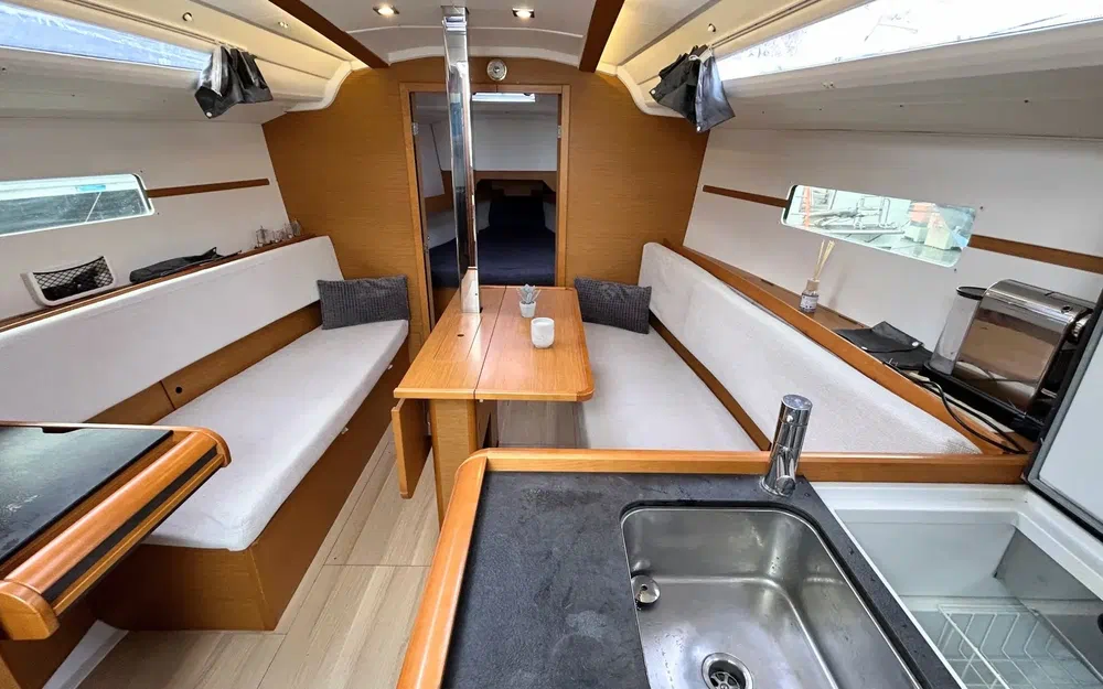 slider 12 Jeanneau Sun Odyssey 349