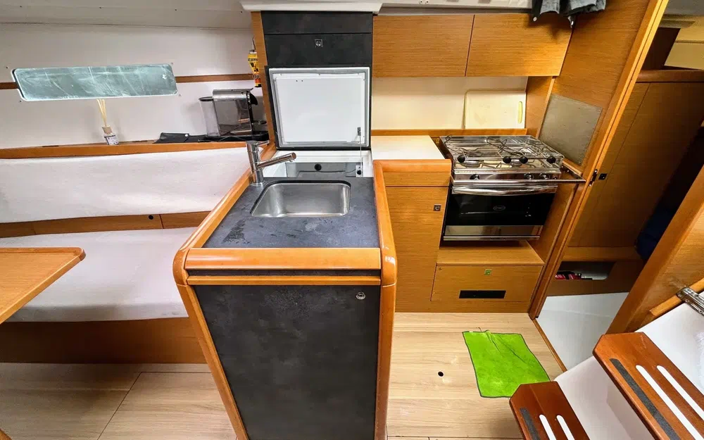 slider 16 Jeanneau Sun Odyssey 349