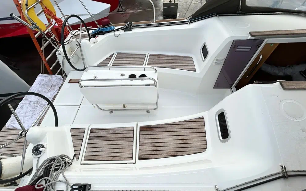 slider 2 Jeanneau Sun Odyssey 349